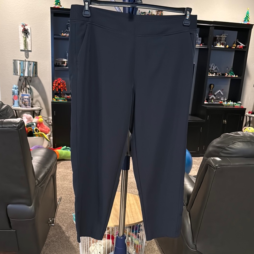 32 degrees NWOT Navy Blue pull up lightweight Women's Pants. Size XL
